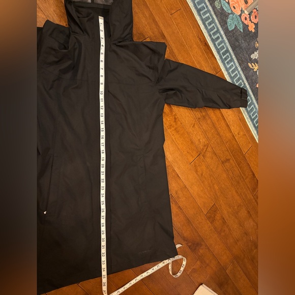 Helly Hansen Women’s Black Raincoat, Size Large - Picture 6 of 6